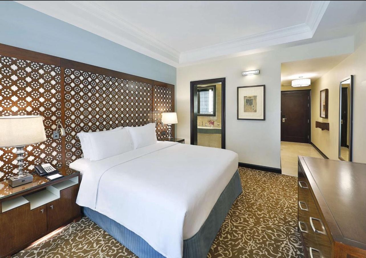 Hilton Suites image 3