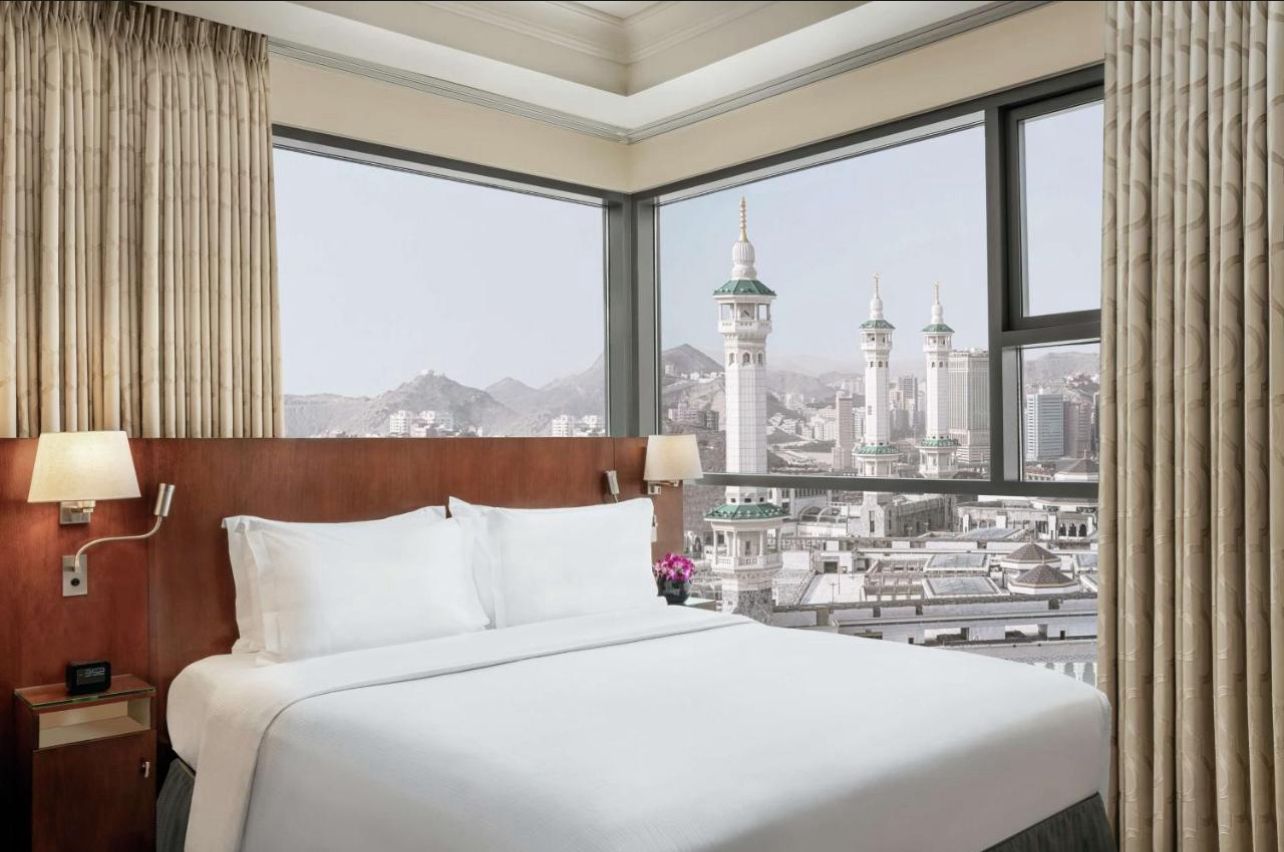 Hilton Suites image 5